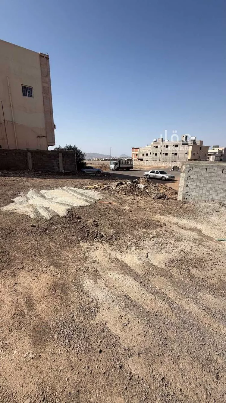 أرض للبيع في شارع منصور بن عباد بن عمر, حي السد, مدينة المدينة المنورة, منطقة المدينة المنورة صورة 3