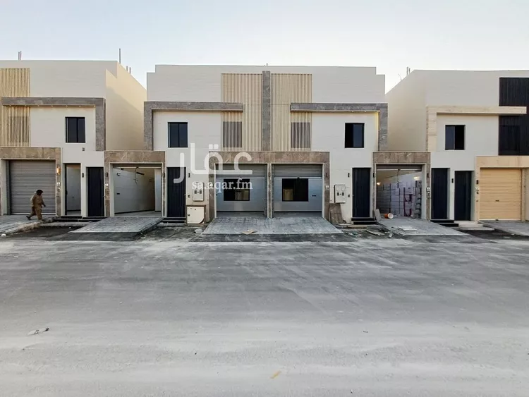 فيلا للبيع في شارع محمد الجزري, حي عكاظ, مدينة الرياض, منطقة الرياض صورة 2