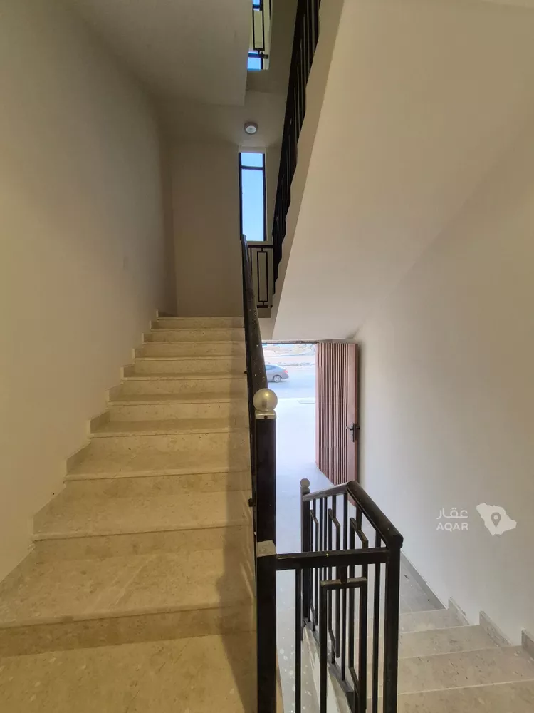 Floor for Sale in Riyadh Tuwaiq 13