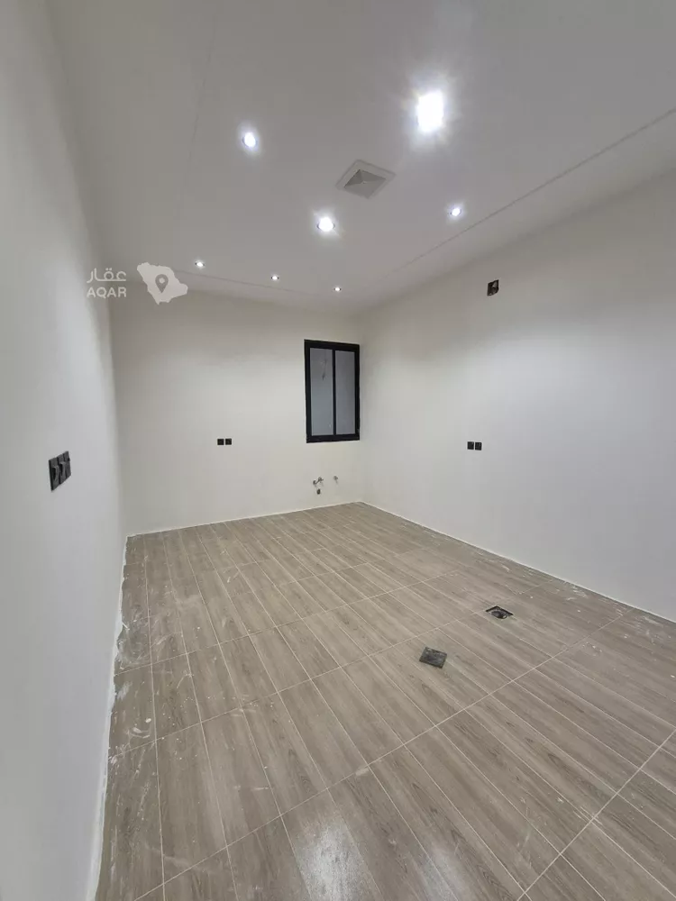 Floor for Sale in Riyadh Tuwaiq 14