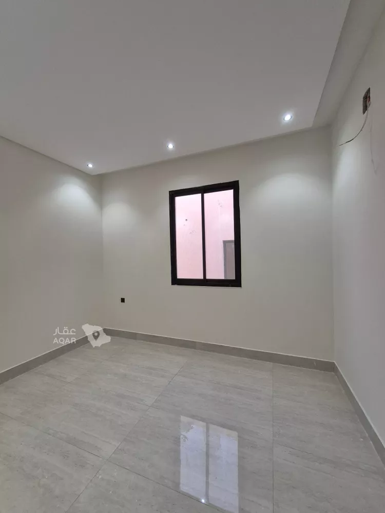 Floor for Sale in Riyadh Tuwaiq 17