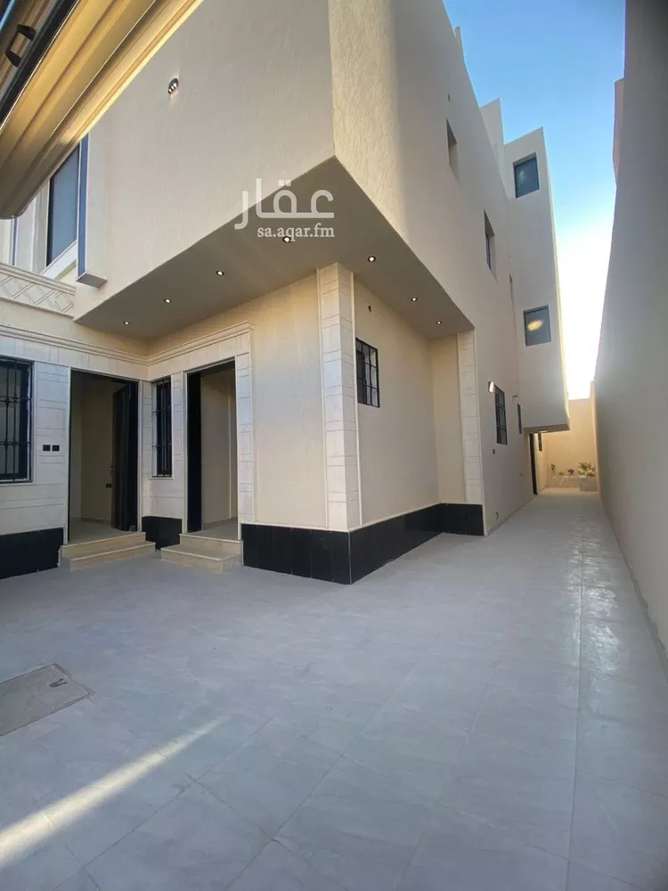 فيلا للبيع في شارع الصفوي, حي العريجاء الأوسط, مدينة الرياض, منطقة الرياض صورة 2