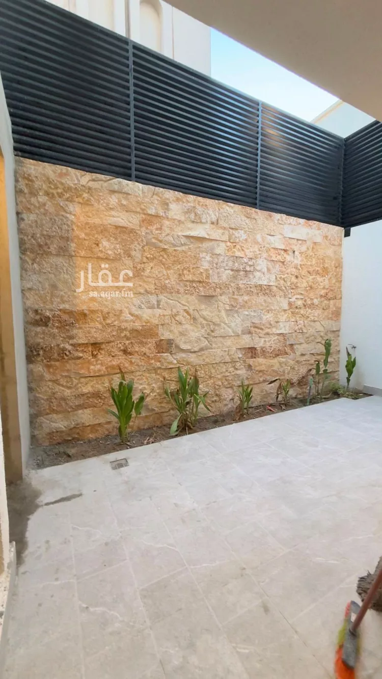 فيلا للبيع في شارع جبل الغبيرات, حي الدريهمية, مدينة الرياض, منطقة الرياض 15