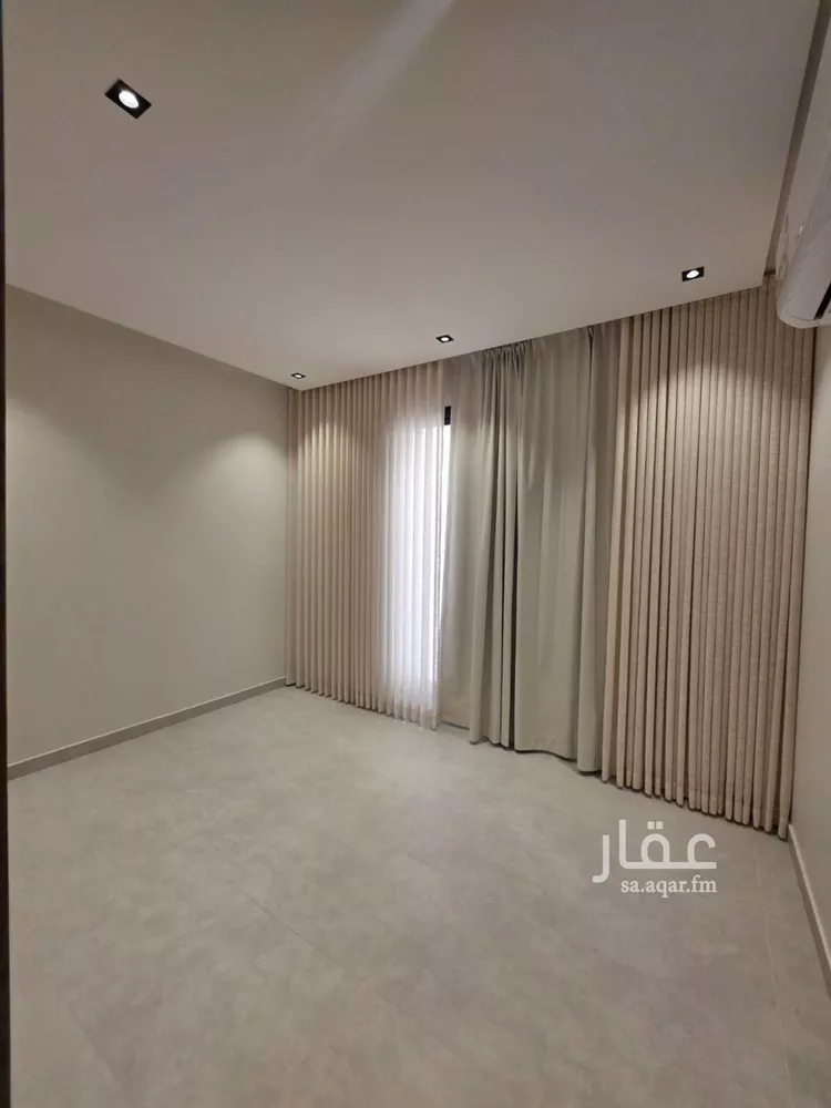 دور للبيع في شارع يعقوب بن أبي الفضل, حي عكاظ, مدينة الرياض, منطقة الرياض 18