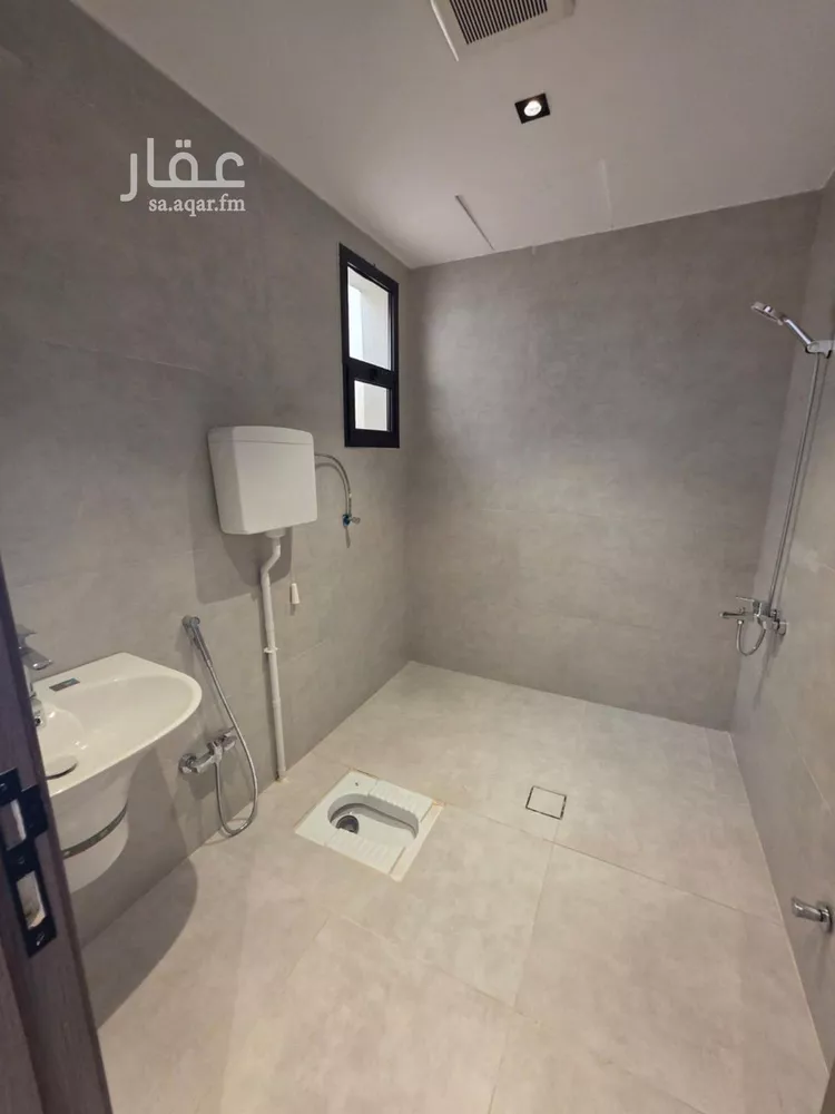 دور للبيع في شارع يعقوب بن أبي الفضل, حي عكاظ, مدينة الرياض, منطقة الرياض 19