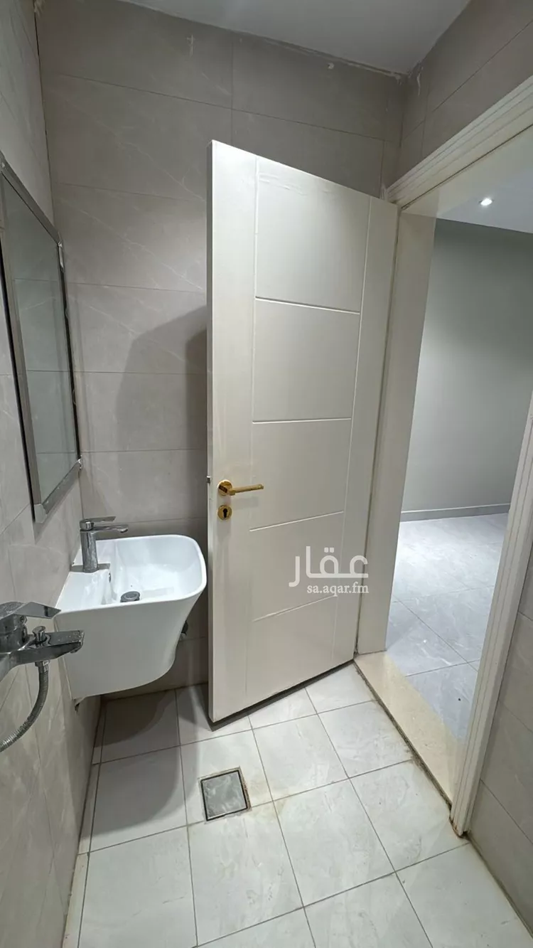 شقة للإيجار في شارع الشيخ عثمان بن إبراهيم الحقيل, حي الملك فهد, مدينة الرياض, منطقة الرياض صورة 4