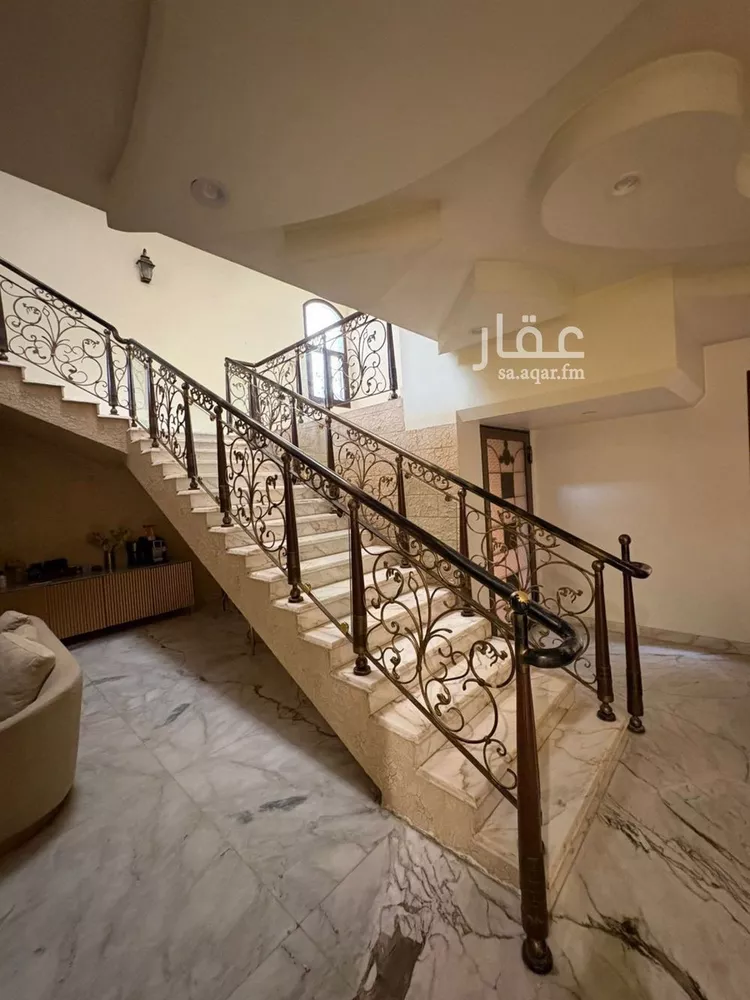 فيلا للبيع في شارع الحصيات, حي النفل, مدينة الرياض, منطقة الرياض صورة 3