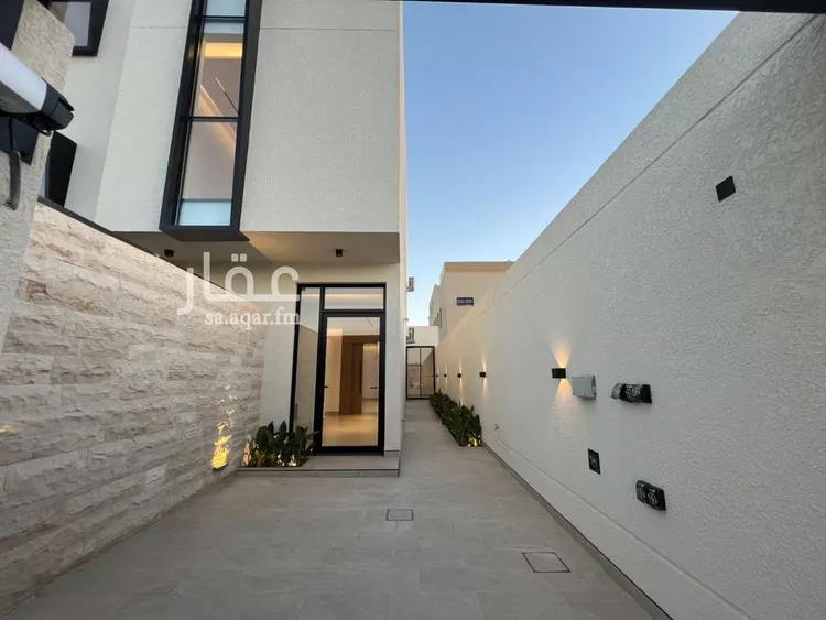 Floor for Sale in Riyadh Al Arid 8