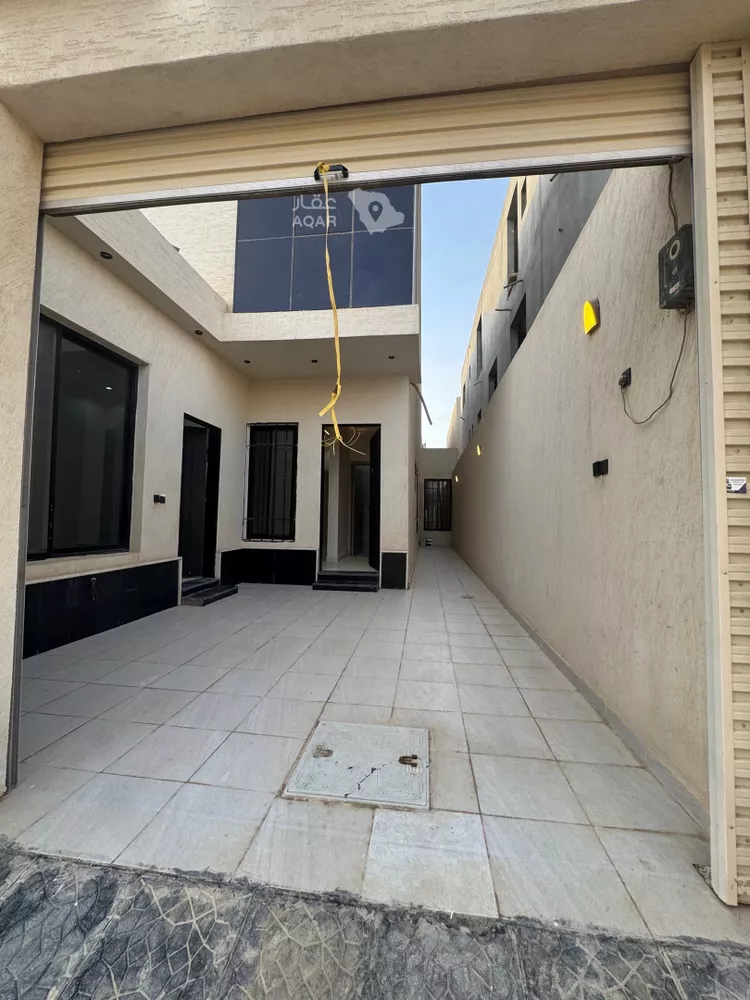 دور للبيع في شارع العمره, حي الجنادرية, مدينة الرياض, منطقة الرياض 3