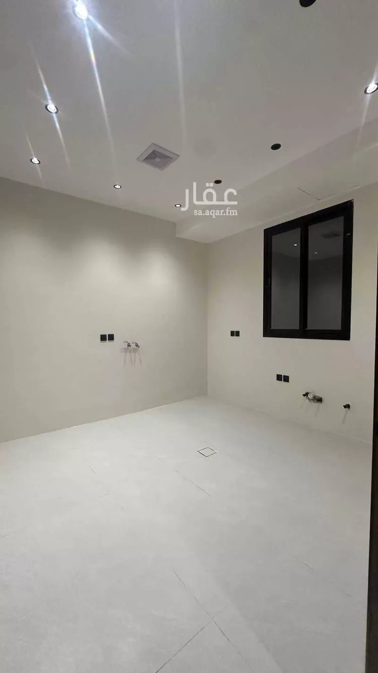 Floor for Sale in Riyadh Al Janadriyah 7