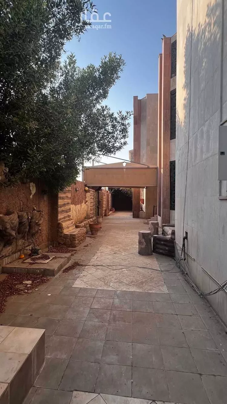 فيلا للبيع في شارع محمد بن ابراهيم بن المنذر, حي بئر عثمان, مدينة المدينة المنورة, منطقة المدينة المنورة صورة 2