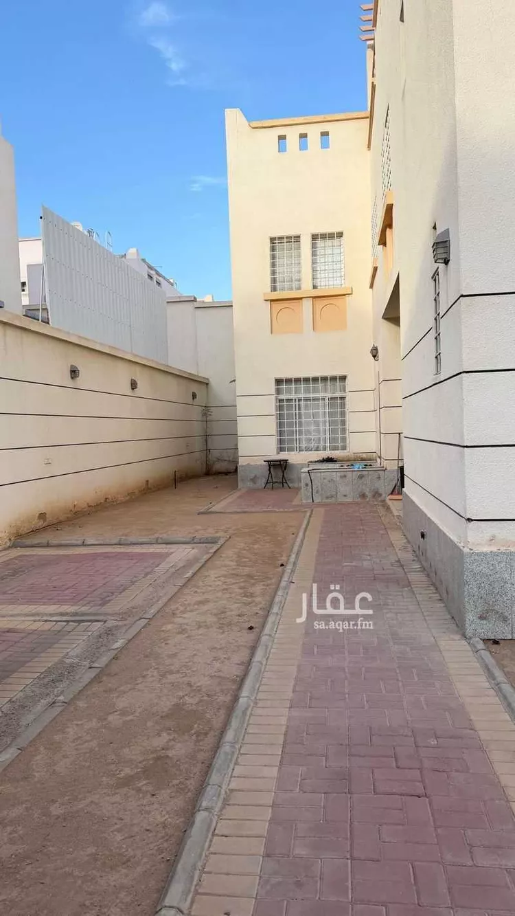 فيلا للبيع في شارع سواد بن قارب, حي بنى بياضة, مدينة المدينة المنورة, منطقة المدينة المنورة صورة 2