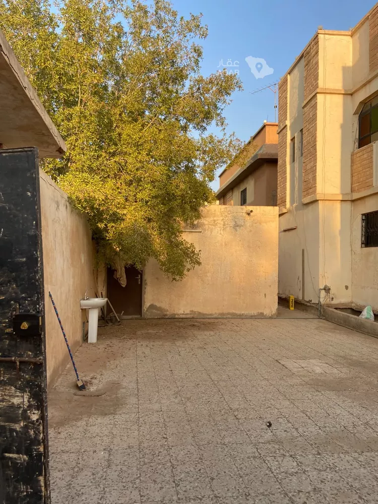 فيلا للبيع في شارع التوحيد, حي النهضة, مدينة رياض الخبراء, منطقة القصيم صورة 2