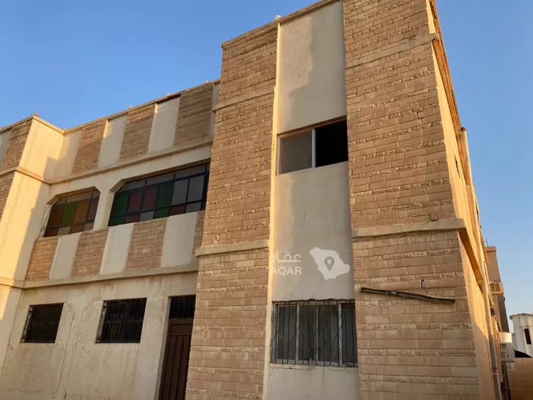 فيلا للبيع في شارع التوحيد, حي النهضة, مدينة رياض الخبراء, منطقة القصيم صورة 3