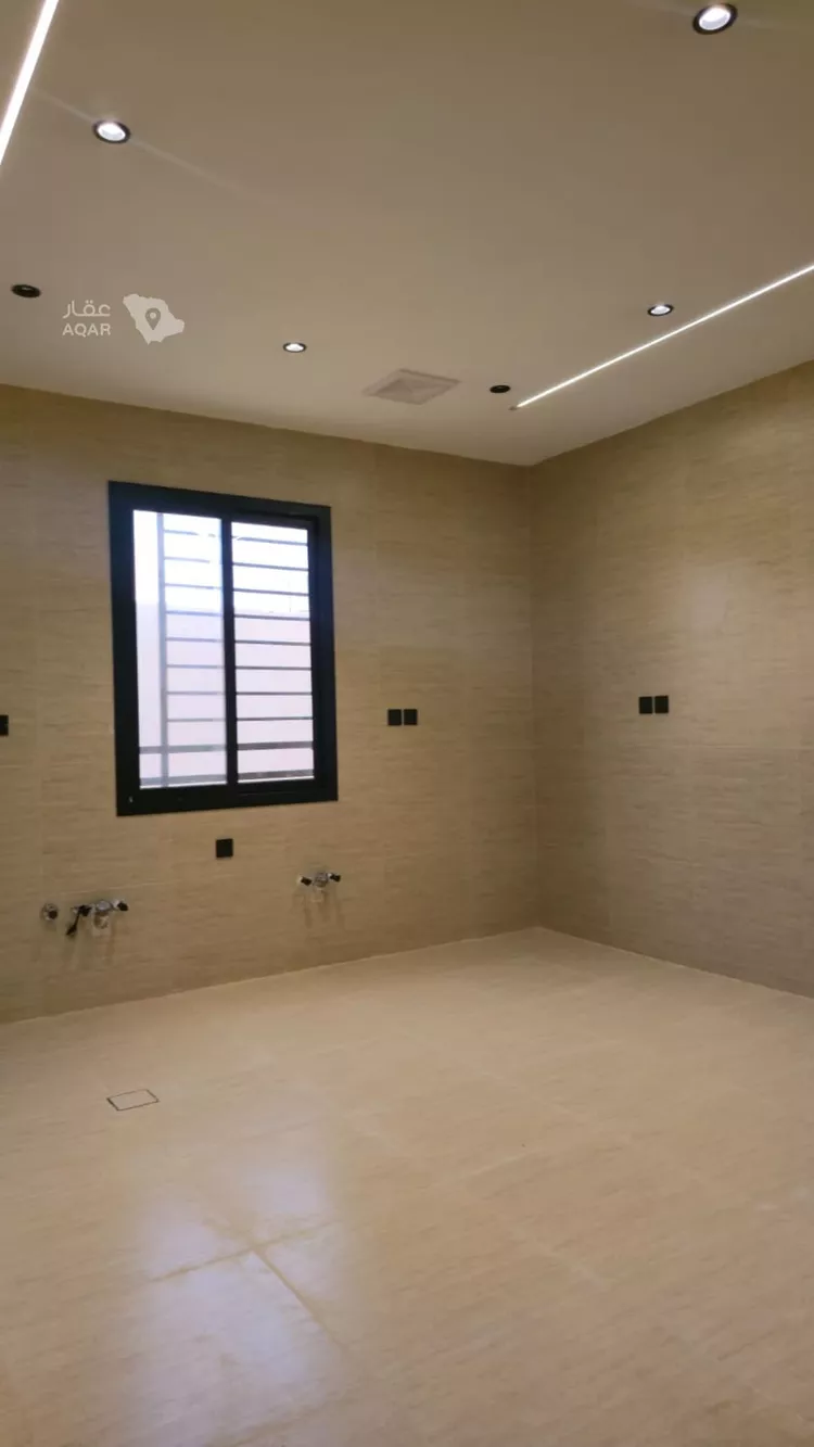 Floor for Sale in Baish ALKHALIDIYA DIST 2