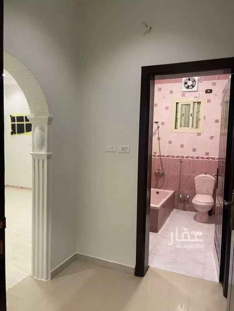 شقة للإيجار في شارع عثمان ابن حكيم ، حي أم العراد ، الطائف ، الطائف