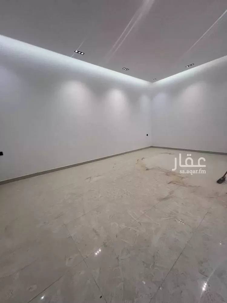 فيلا للبيع في شارع عبيدالله بن سهيل الأنصاري, حي العوالي, مدينة الرياض, منطقة الرياض صورة 5