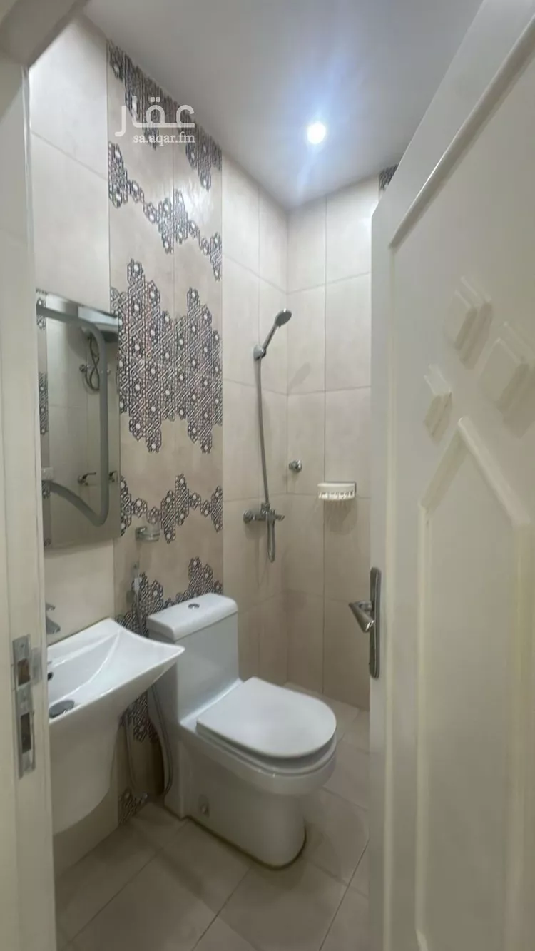 فيلا للإيجار في شارع عباد ابن حنيف, حي المحمدية, مدينة جدة, منطقة مكة المكرمة صورة 3