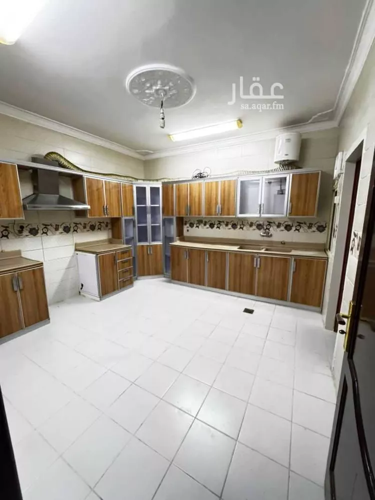 شقة للإيجار في شارع ابراهيم بن زياد البغدادي ، حي العريض ، المدينة المنورة ، منطقة المدينة المنورة 7