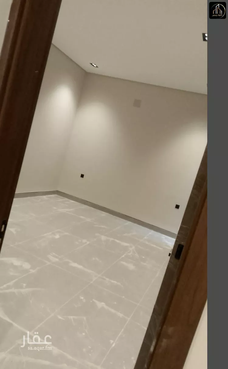 دور للبيع في شارع العينين, حي إشبيلية, مدينة الرياض, منطقة الرياض صورة 3