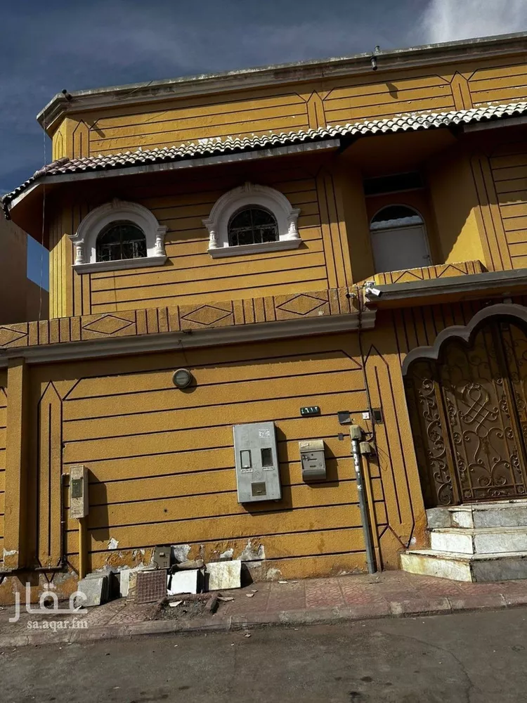 فيلا للبيع في شارع عبدالرحمن بن حريش, حي العريجاء الغربي, مدينة الرياض, منطقة الرياض صورة 2