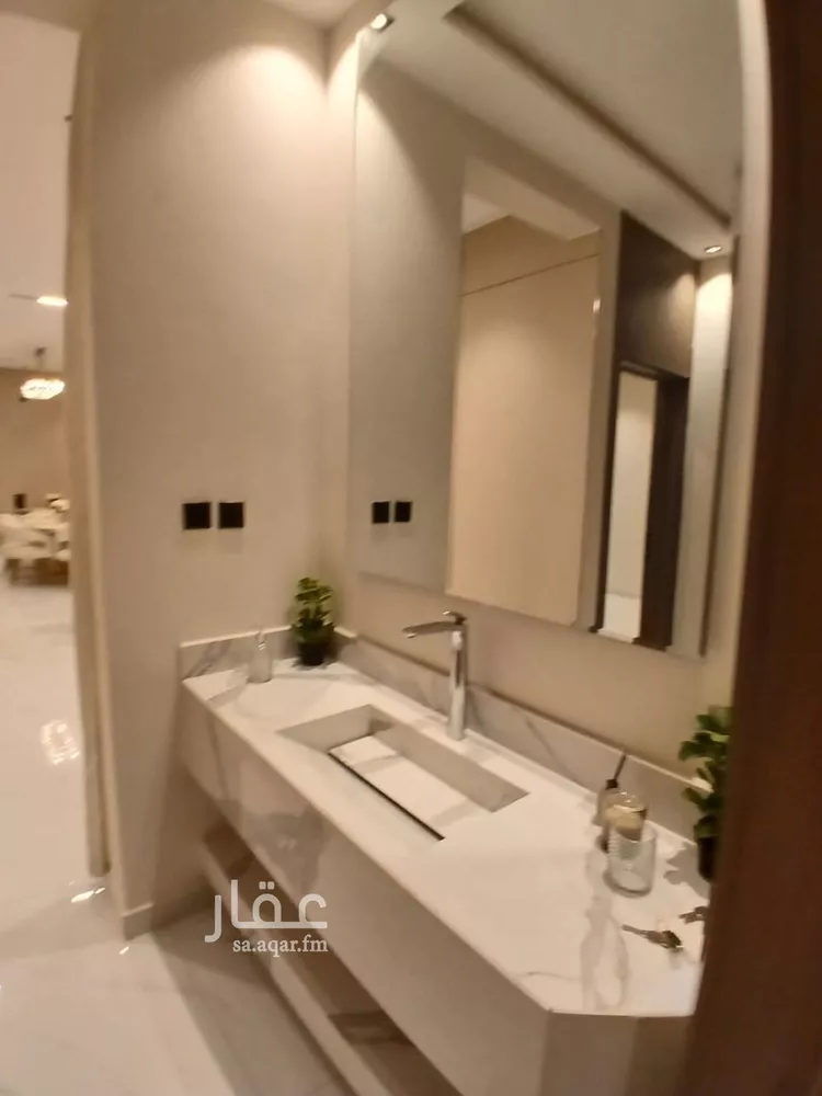 دور للبيع في شارع عبدالله عراقي, حي عكاظ, مدينة الرياض, منطقة الرياض صورة 3