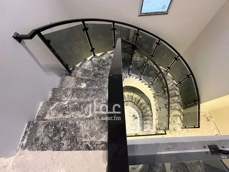 فيلا للبيع في شارع الولاء, حي الأمواج, مدينة الخبر, المنطقة الشرقية 9