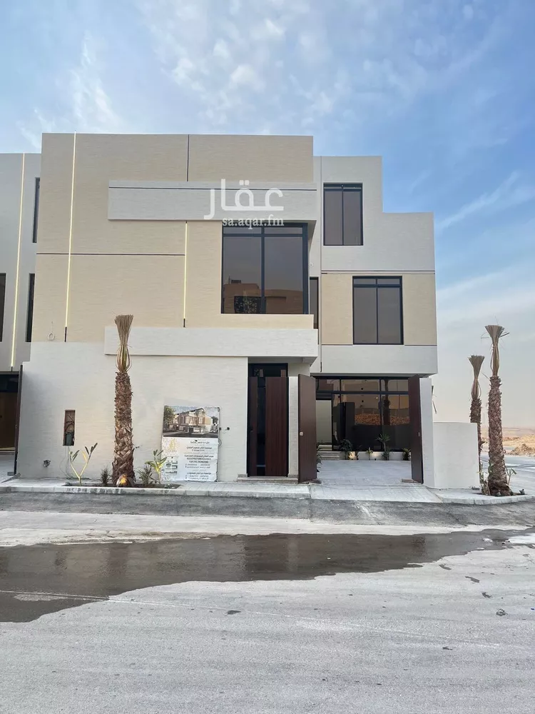 فيلا للبيع في شارع خلف الأحمر, حي المهدية, مدينة الرياض, منطقة الرياض صورة 2