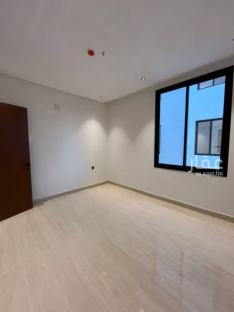 شقة للبيع في شارع عبدالعزيز بن إسماعيل, حي المهدية, مدينة الرياض, منطقة الرياض 15