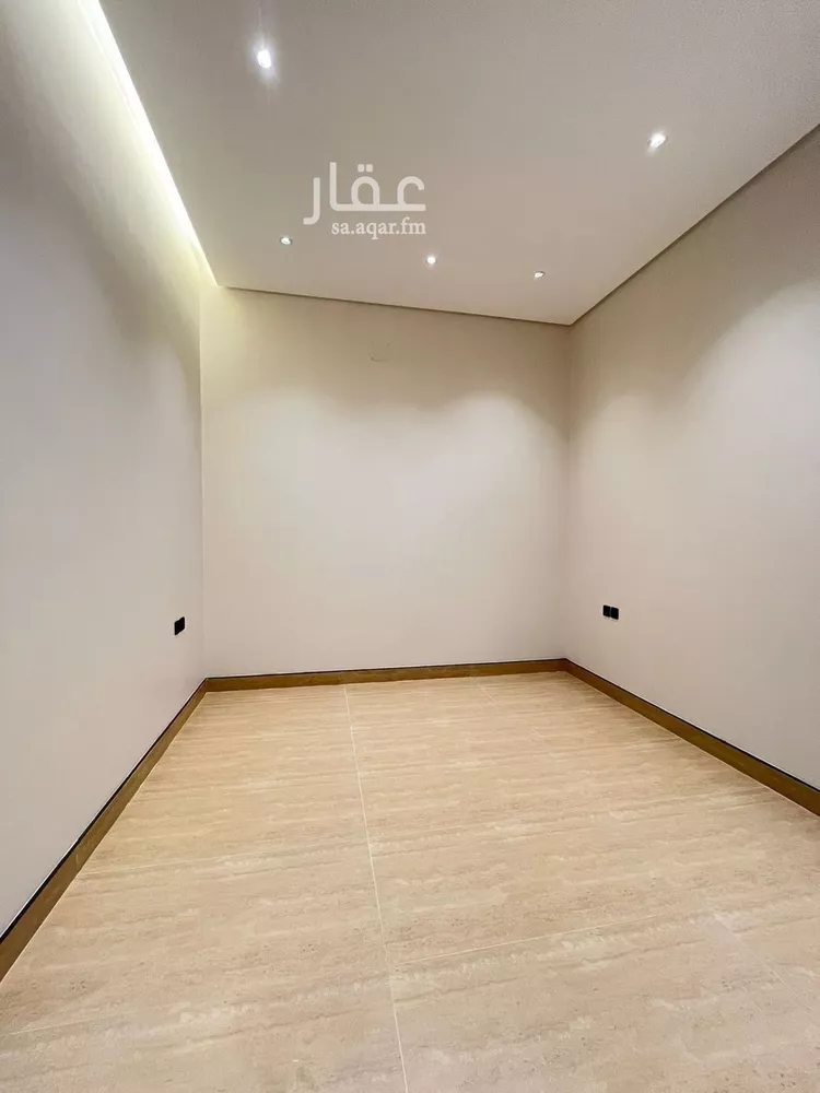 فيلا للبيع في شارع عبداللطيف بن المبارك, حي المهدية, مدينة الرياض, منطقة الرياض صورة 4