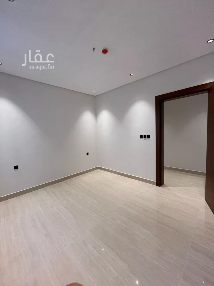 شقة للبيع في شارع حسن الفخري, حي المهدية, مدينة الرياض, منطقة الرياض 18