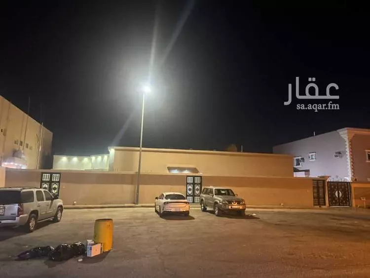 بيت للبيع في شارع المسيرة ، حي المنصورية ، عرعر ، منطقة الحدود الشمالية