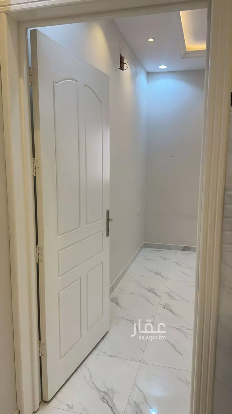 شقة للإيجار في شارع ابن الزبير الغرناطي, حي السعادة, مدينة الرياض, منطقة الرياض