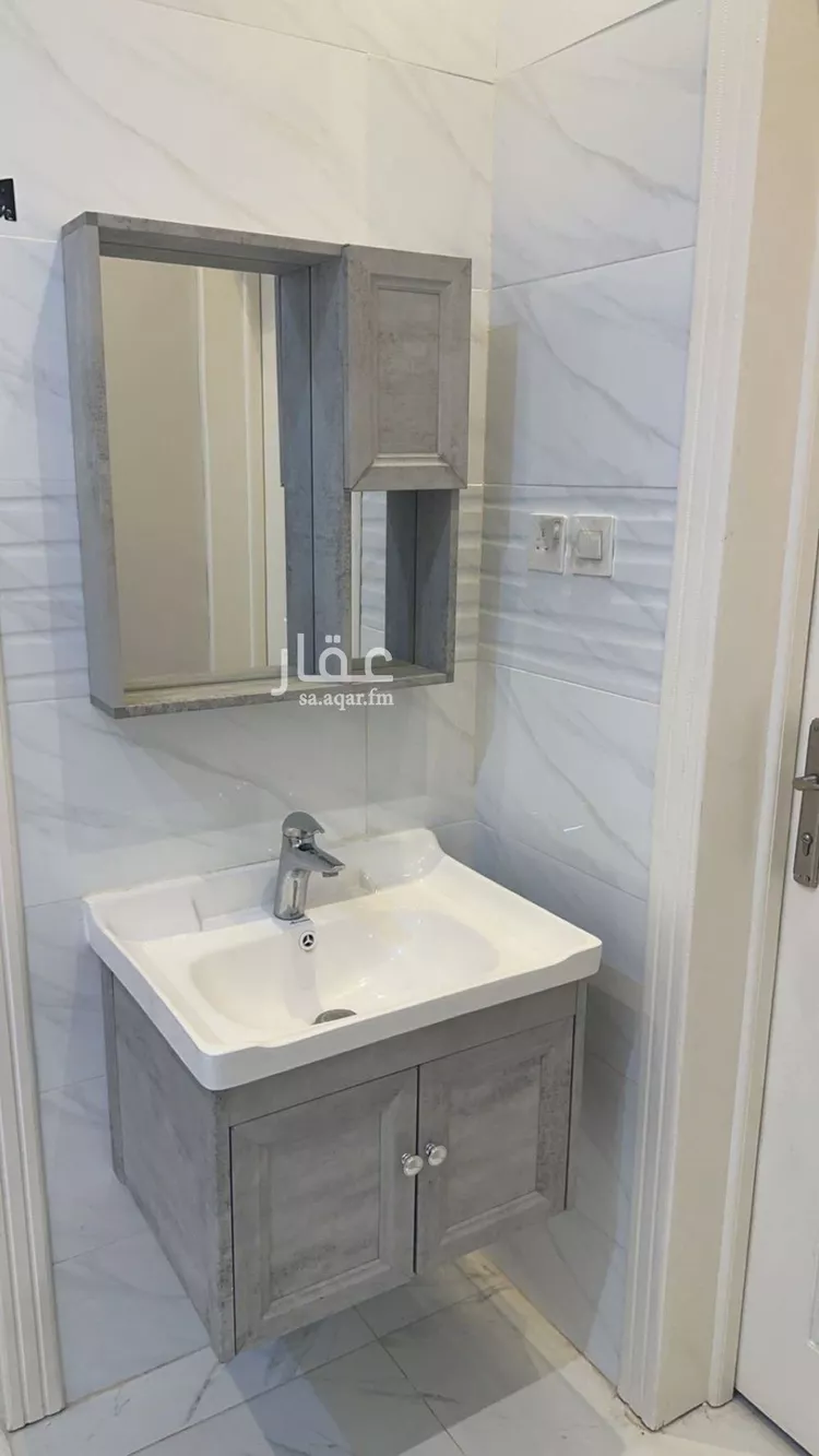 شقة للإيجار في شارع ابن الزبير الغرناطي, حي السعادة, مدينة الرياض, منطقة الرياض صورة 3