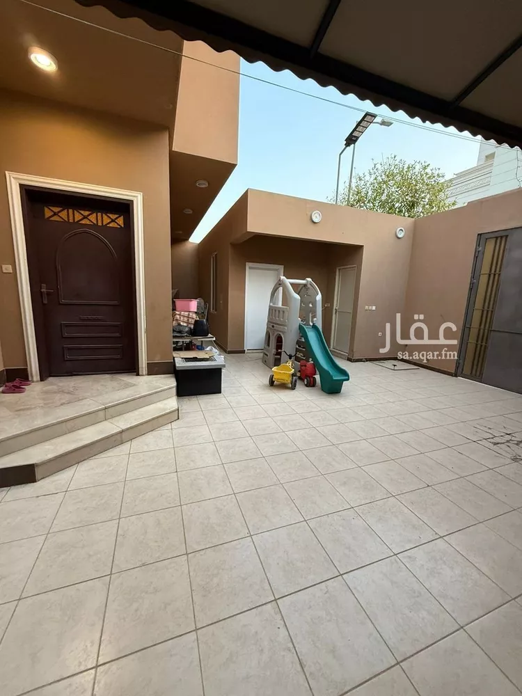 دور للبيع في شارع العرقين, حي الربيع, مدينة الرياض, منطقة الرياض