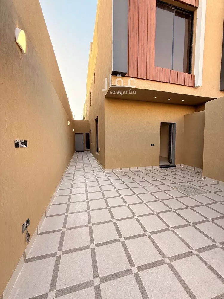 دور للبيع في شارع عبدالحفيظ قاري, حي عكاظ, مدينة الرياض, منطقة الرياض صورة 3