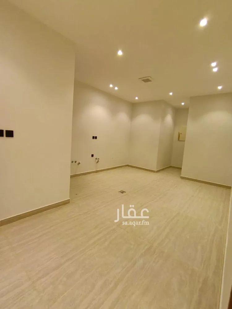 دور للبيع في شارع أحمد شطا, حي العوالي, مدينة الرياض, منطقة الرياض صورة 3