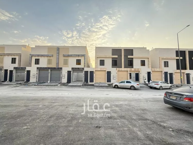 فيلا للبيع في شارع ابن المنذر, حي عكاظ, مدينة الرياض, منطقة الرياض صورة 2