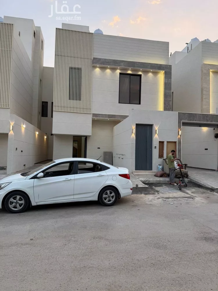 دور للبيع في شارع عبدالله القرعاوي, حي طويق, مدينة الرياض, منطقة الرياض صورة 3