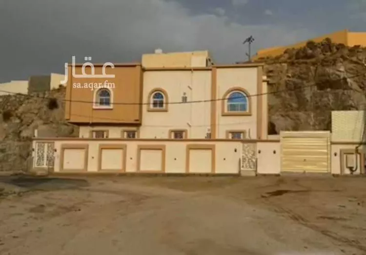عمارة للبيع في حي العروبة, مدينة بلقرن, منطقة عسير