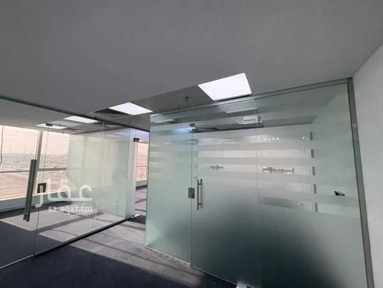 مكتب تجاري للإيجار في شارع خريص الفرعي, حي النسيم الغربي, مدينة الرياض, منطقة الرياض صورة 4