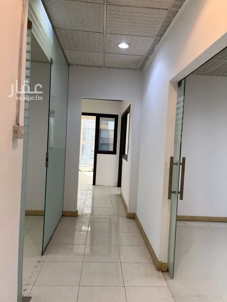 مكتب تجاري للإيجار في شارع الامير عبدالعزيز بن مساعد بن جلوي, حي المربع, مدينة الرياض, منطقة الرياض صورة 3