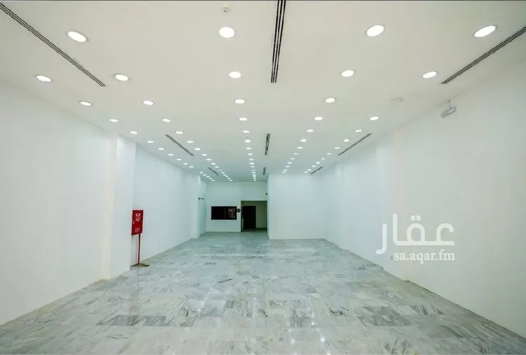 محل للإيجار في شارع الامير عبدالعزيز بن مساعد بن جلوي, حي المربع, مدينة الرياض, منطقة الرياض صورة 3