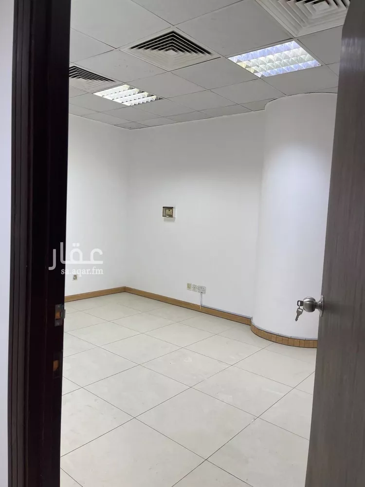 مكتب تجاري للإيجار في شارع الامير عبدالعزيز بن مساعد بن جلوي, حي المربع, مدينة الرياض, منطقة الرياض صورة 5