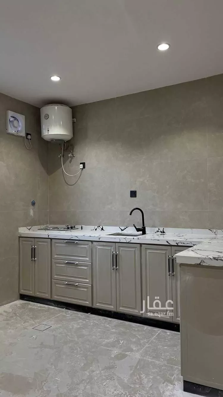 شقة للإيجار في شارع مروج الامير, حي المروج, مدينة تبوك, منطقة تبوك صورة 3