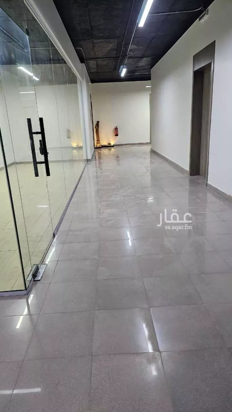 مكتب تجاري للإيجار في شارع الدائري الغربي الفرعي, حي السويدي الغربي, مدينة الرياض, منطقة الرياض صورة 2