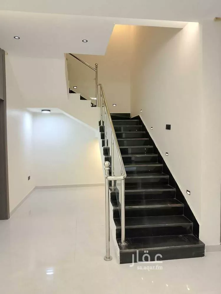 فيلا للبيع في شارع عازب بن الحارث, حي أحد, مدينة الدمام, المنطقة الشرقية صورة 3