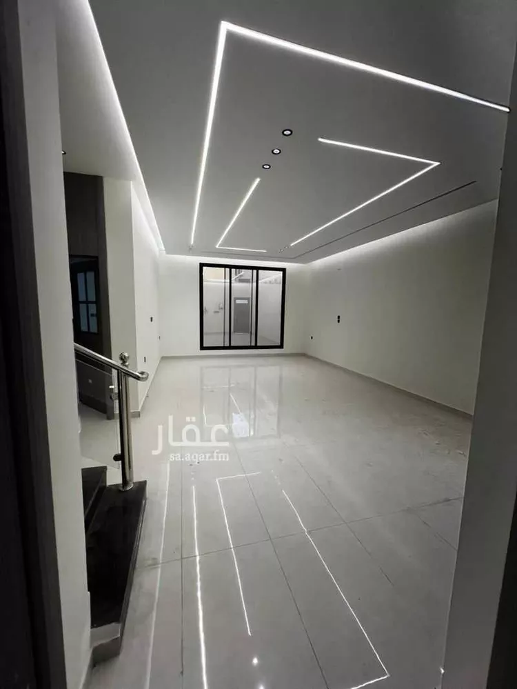 فيلا للبيع في شارع عازب بن الحارث, حي أحد, مدينة الدمام, المنطقة الشرقية صورة 4