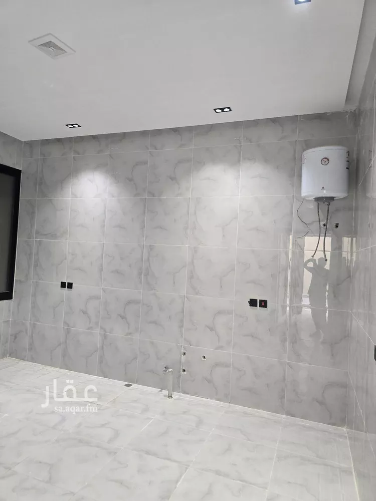 دور للبيع في شارع عبدالملك الفتني, حي بدر, مدينة الرياض, منطقة الرياض صورة 5