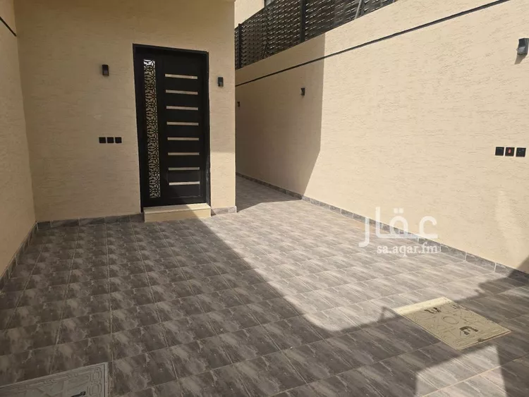 دور للبيع في شارع عبدالملك الفتني, حي بدر, مدينة الرياض, منطقة الرياض صورة 2